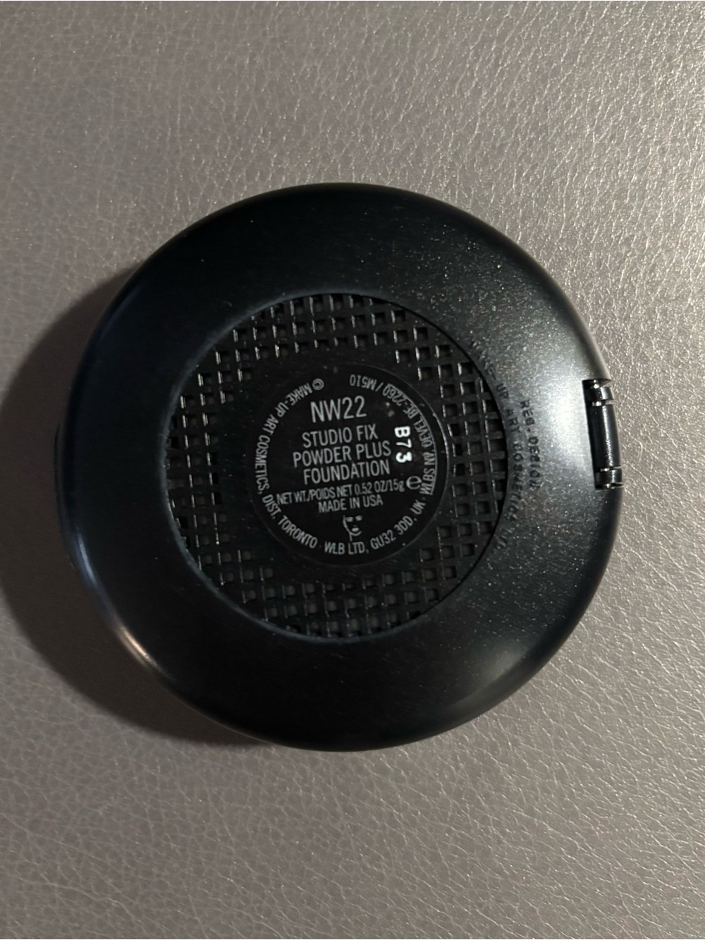 MAC Cosmetics Studio Fix Powder Plus Foundation - W22 Warm Beige Compact - Picture 2 of 3